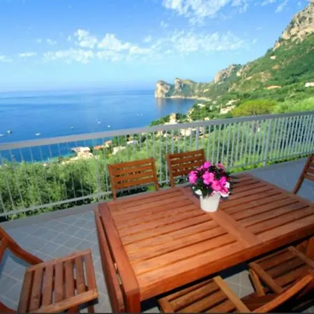 Sirenuse Sleeps 14 Pool Air Con Wifi Villa *