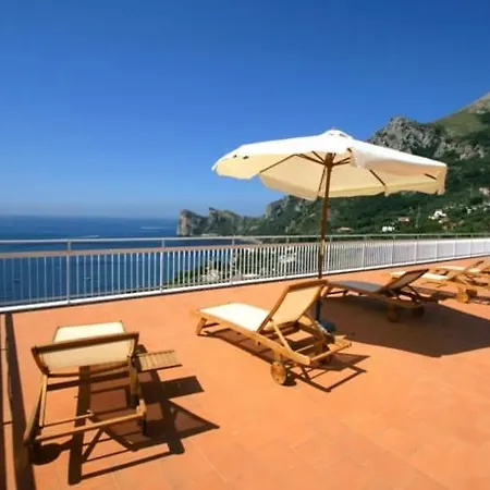 Sirenuse Sleeps 14 Pool Air Con Wifi *