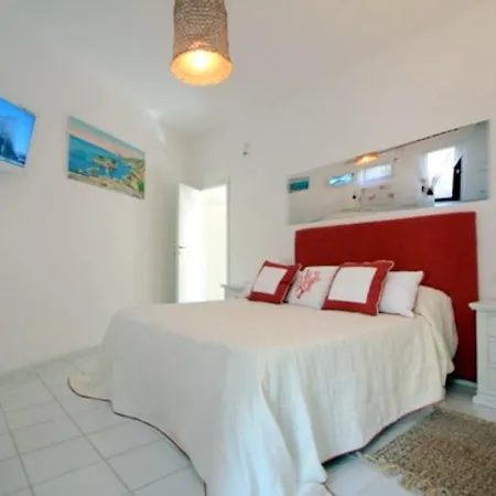 Sirenuse Sleeps 14 Pool Air Con Wifi